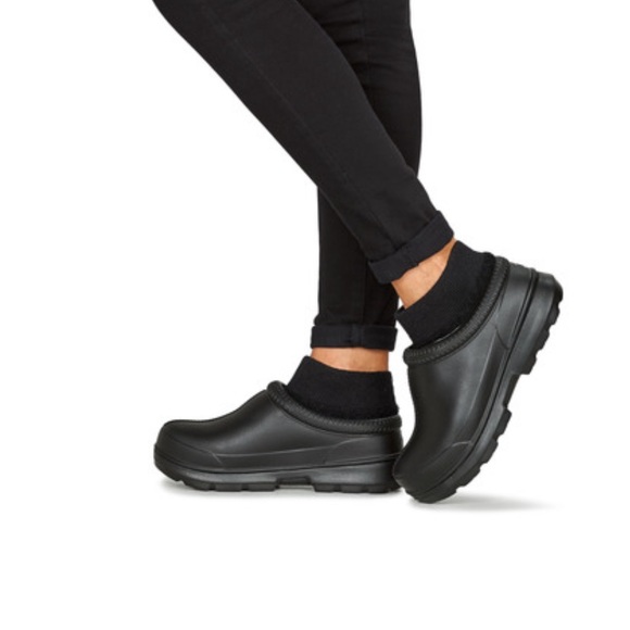 Rain boots Warm Water proof Uggs clog the removable UGGplush sockliner. - Picture 2 of 10